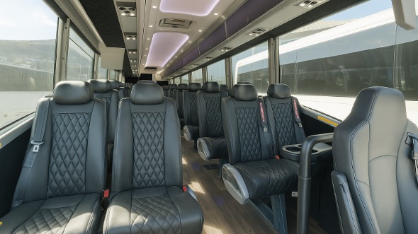 green bay 15 passenger minibus rental