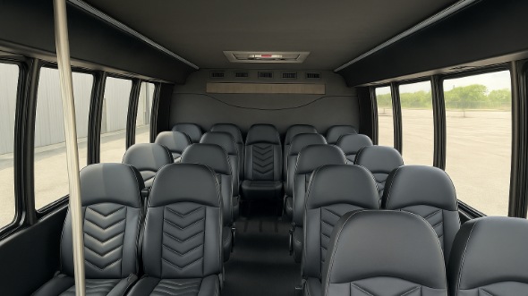 green bay 30 passenger minibus rental